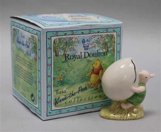 Five Royal Doulton Winne-The-Pooh figures and two tableaus